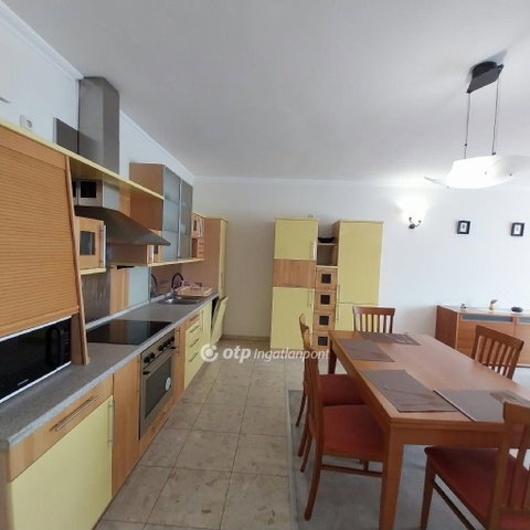 Kiadó téglalakás, albérlet, Nyíregyházán 200 E Ft / hó