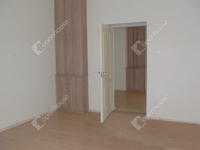 Kiadó iroda, Debrecenben 95 E Ft / hó, 1 szobás