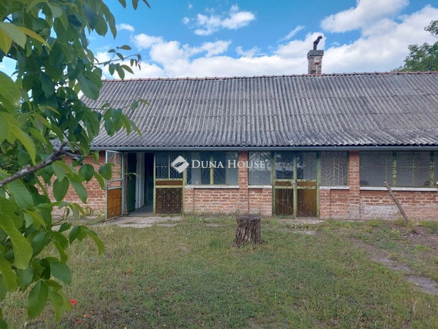 Eladó családi ház, Izsákon 22.5 M Ft, 1 szobás