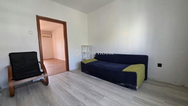 Eladó téglalakás, Szombathelyen 42.99 M Ft, 2 szobás