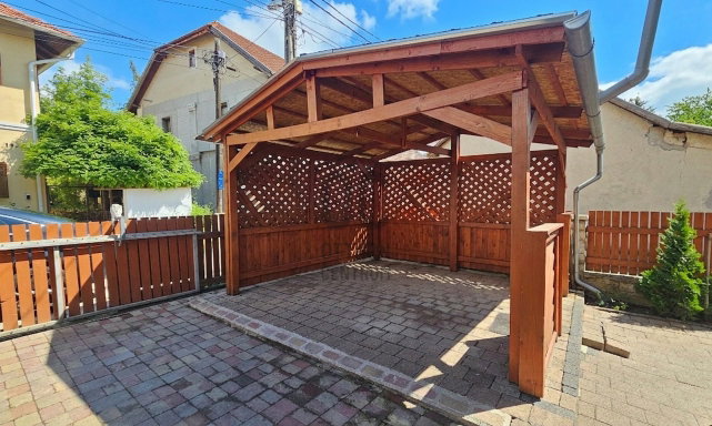 Eladó családi ház, Budaörsön 119.9 M Ft, 5 szobás