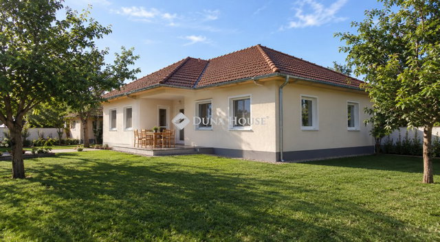 Eladó ikerház, Monoron 114.9 M Ft, 4 szobás