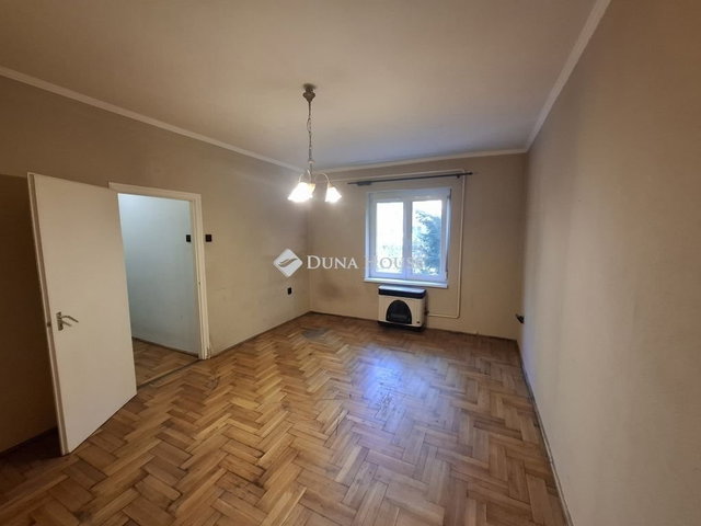 Eladó téglalakás, Budapesten, III. kerületben 105 M Ft, 3 szobás