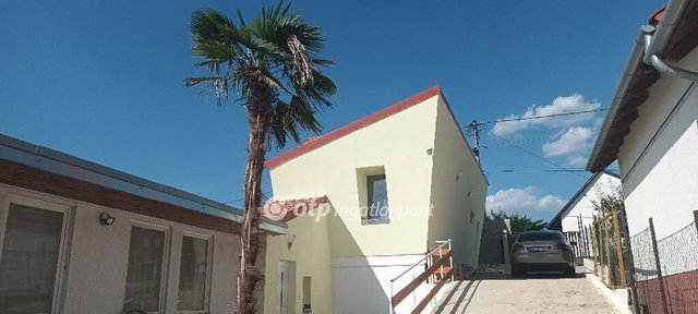 Eladó családi ház, Székesfehérvárott 90 M Ft, 5 szobás