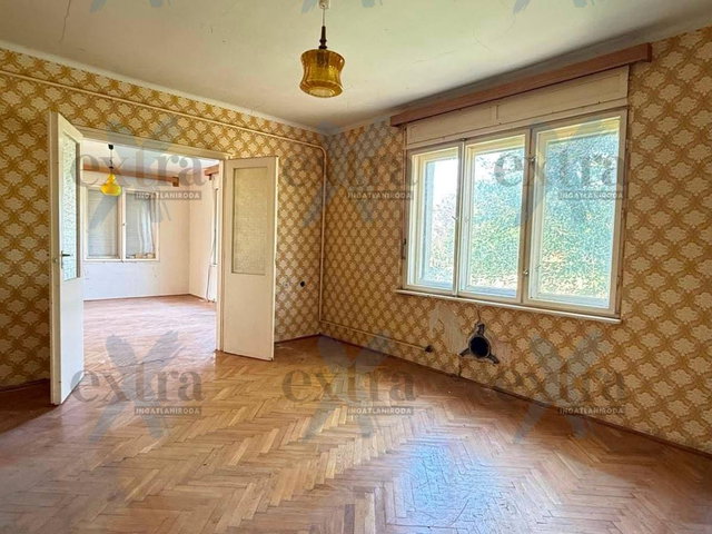 Eladó családi ház, Tataházán 9.5 M Ft, 2 szobás