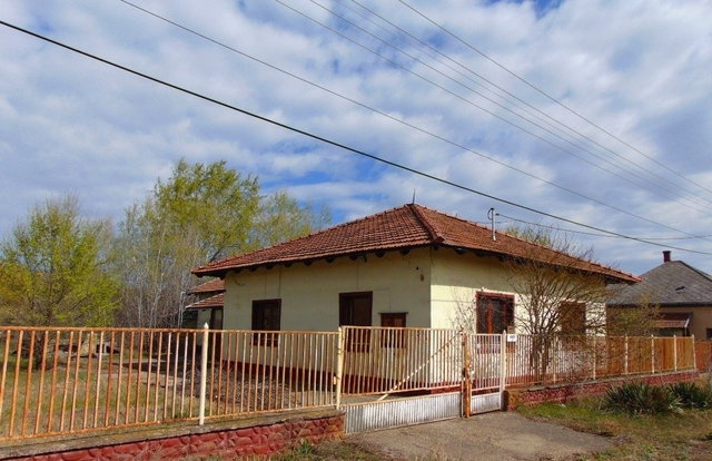 Eladó családi ház, Törtelen, Kőrösi úton 22.21 M Ft, 2 szobás