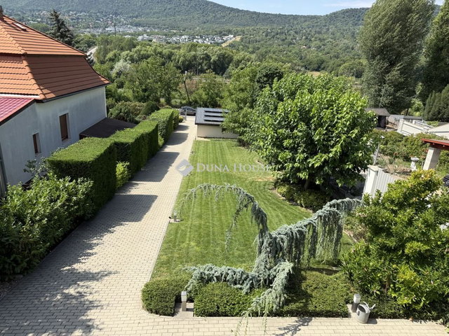 Eladó családi ház, Budapesten, III. kerületben 299 M Ft