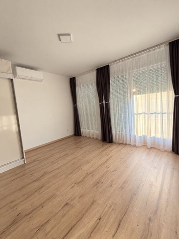 Kiadó téglalakás, albérlet, Debrecenben 210 E Ft / hó, 3 szobás