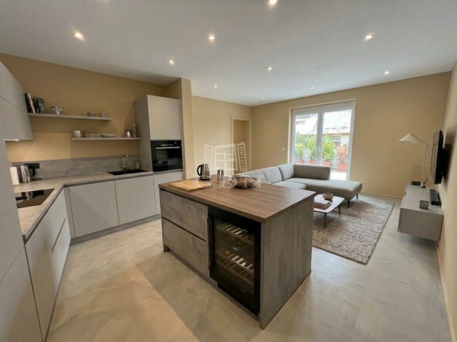 Eladó téglalakás, Kecskeméten 76.8 M Ft, 3 szobás