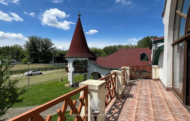 Eladó üzlethelyiség, Esztergomban 480 M Ft / költözzbe.hu