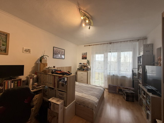 Eladó panellakás, Nyergesújfaluban 42.8 M Ft, 2 szobás