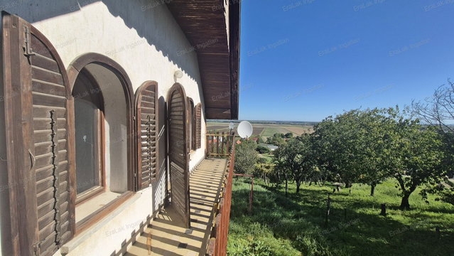 Eladó családi ház, Győrújbaráton 48.99 M Ft, 3 szobás