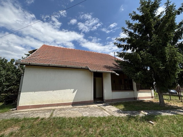 Eladó családi ház, Nemesbikken 15.5 M Ft, 2 szobás