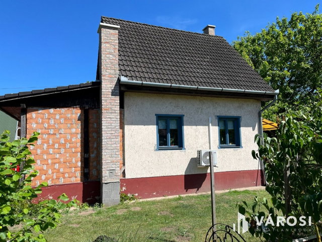 Eladó családi ház, Debrecenben 33.9 M Ft, 3 szobás