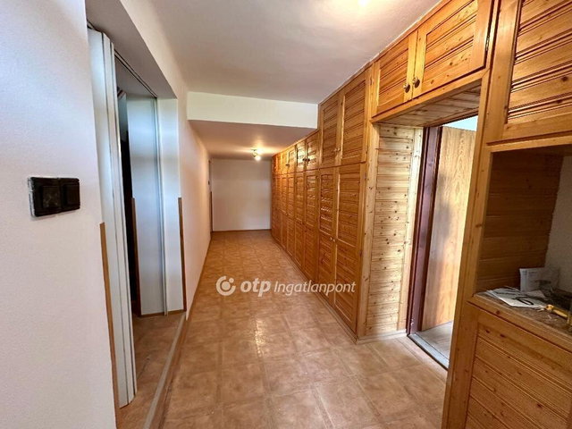 Eladó családi ház, Szekszárdon 125 M Ft, 4+1 szobás