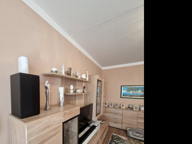 Eladó panellakás, Pécsett 63 M Ft, 3 szobás