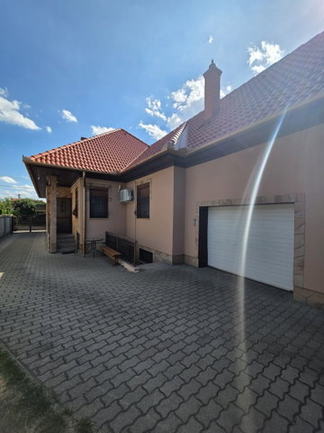 Eladó családi ház, Mosonmagyaróváron 89.9 M Ft, 4 szobás