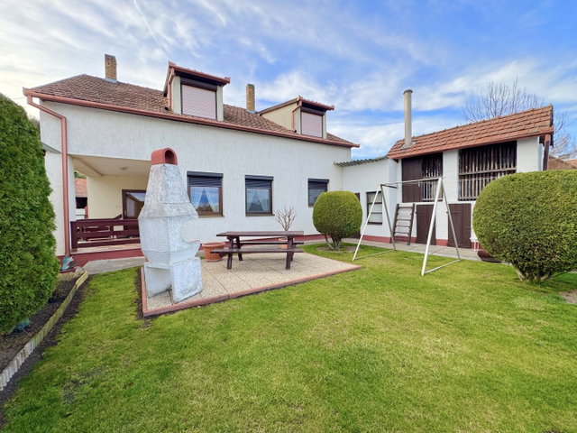 Eladó családi ház, Dunaszekcsőn 59.9 M Ft, 4 szobás