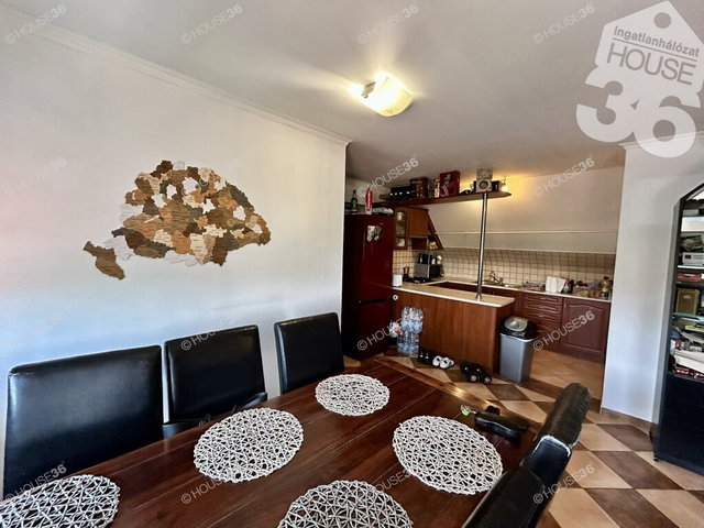 Eladó téglalakás, Nagykőrösön 45 M Ft, 3 szobás