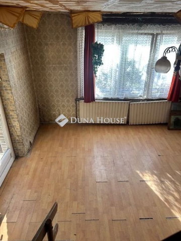 Eladó családi ház, Csornán 46.99 M Ft, 5 szobás