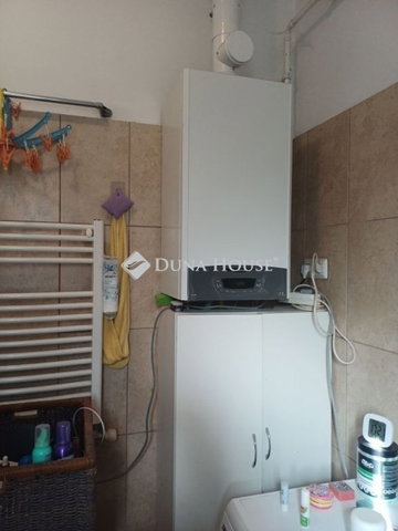 Eladó családi ház, Szigetszentmiklóson 75.5 M Ft, 3 szobás