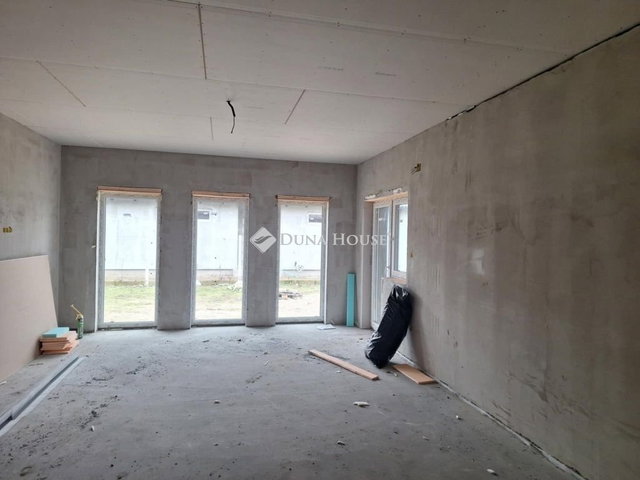 Eladó családi ház, Kiskunlacházán 87.9 M Ft, 4 szobás