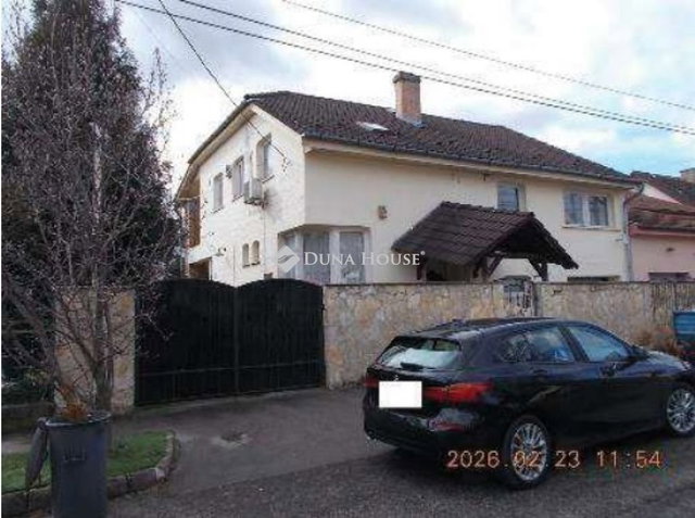Eladó családi ház, Budapesten, XV. kerületben 149 M Ft, 1 szobás