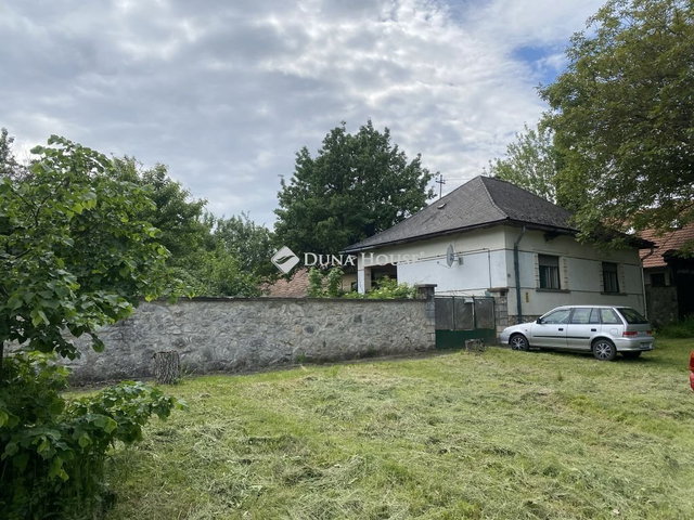Eladó családi ház, Bakonykútiban 60 M Ft, 3 szobás