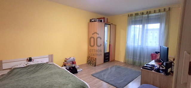 Eladó panellakás, Pécsett 42 M Ft, 2 szobás