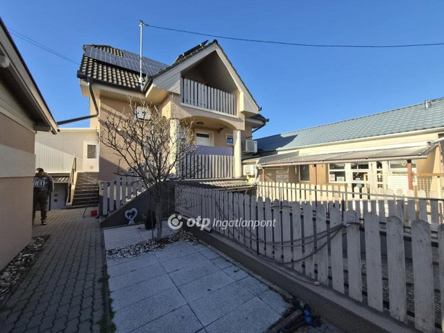 Eladó családi ház, Ercsiben 215 M Ft, 4 szobás