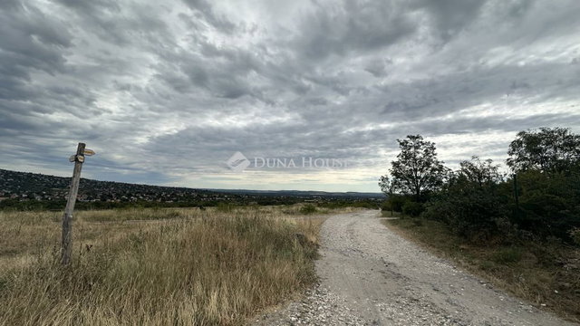 Eladó telek, Szentendrén, Névtelen utcában 16.1 M Ft