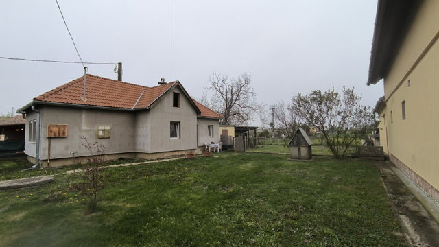 Eladó családi ház, Kéthelyen 37.9 M Ft, 1+3 szobás