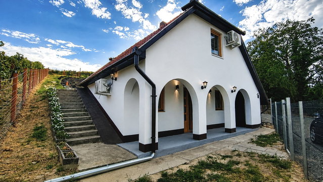 Eladó családi ház, Szekszárdon 30.5 M Ft, 2 szobás