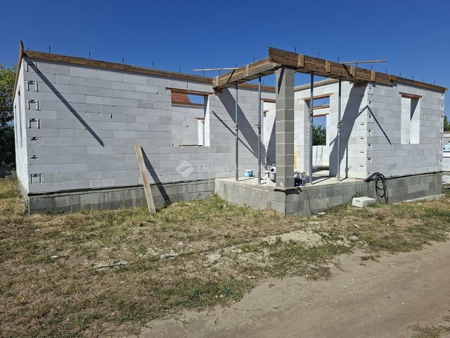 Eladó családi ház, Sülysápon 84 M Ft, 4 szobás