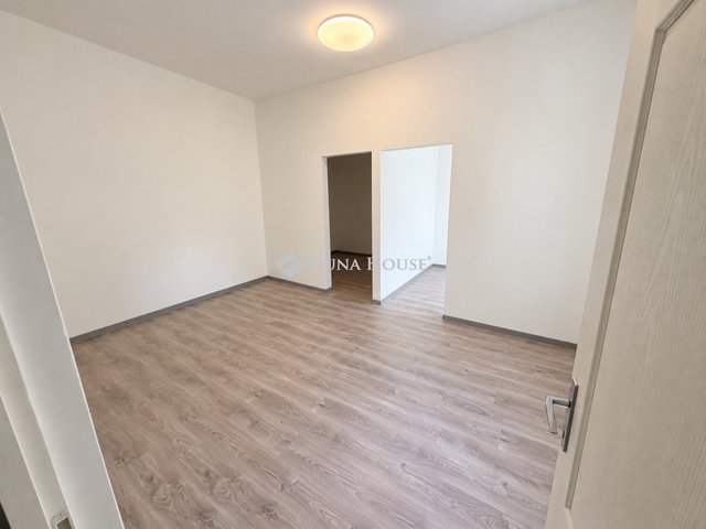 Eladó családi ház, Kecskeméten 59.9 M Ft, 4 szobás
