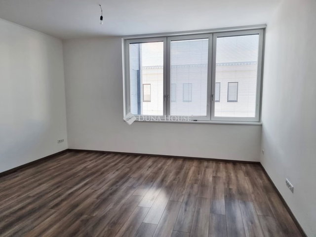 Eladó téglalakás, Biatorbágyon 84 M Ft, 2 szobás