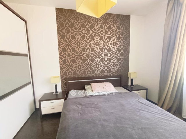 Eladó téglalakás, Szigetszentmiklóson 65 M Ft, 2 szobás