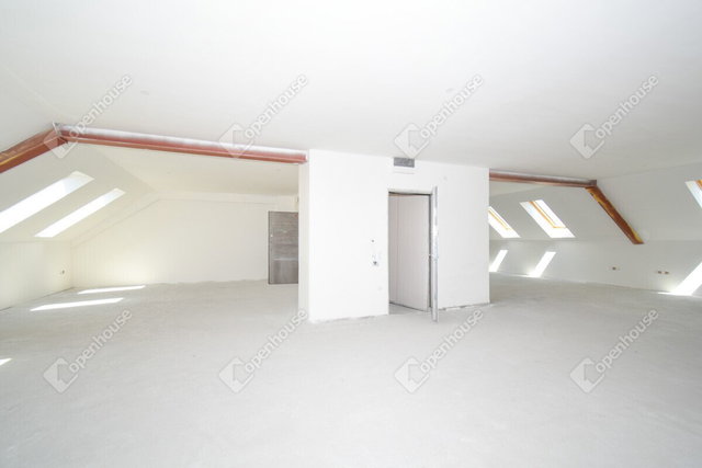 Kiadó iroda, Szegeden 1365 E Ft / hó, 1 szobás