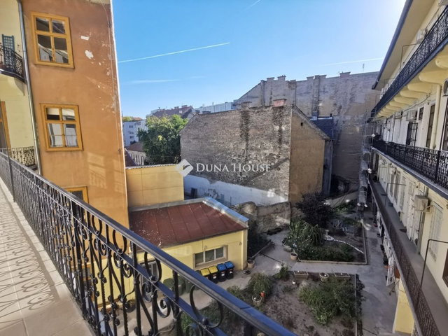Eladó téglalakás, Budapesten, VII. kerületben 43.9 M Ft
