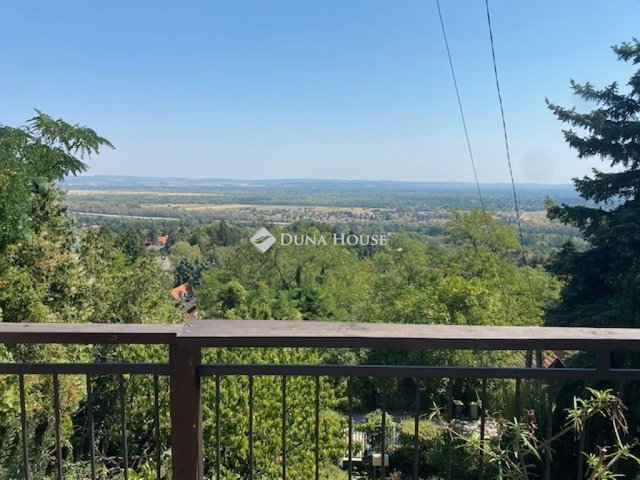 Eladó családi ház, Leányfaluban 109.9 M Ft, 3 szobás
