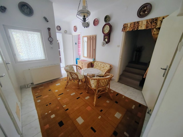Eladó családi ház, Balatonalmádiban 93 M Ft, 5+1 szobás