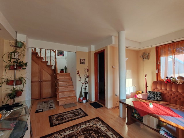 Eladó családi ház, Szolnokon 76.9 M Ft, 4 szobás