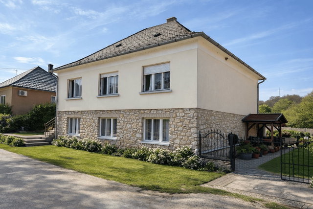 Eladó családi ház, Bakonybélben 71.9 M Ft, 4 szobás