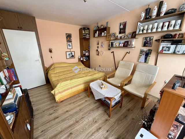 Eladó panellakás, Pécsett, Fagyöngy utcában 44.99 M Ft