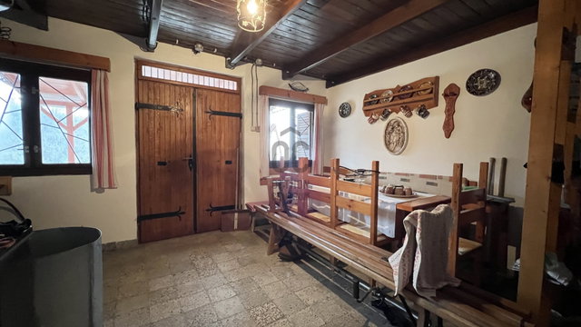 Eladó családi ház, Szekszárdon 7.4 M Ft, 1 szobás