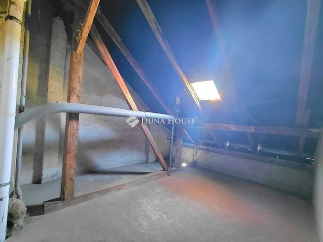 Eladó téglalakás, Szegeden 12 M Ft, 1 szobás