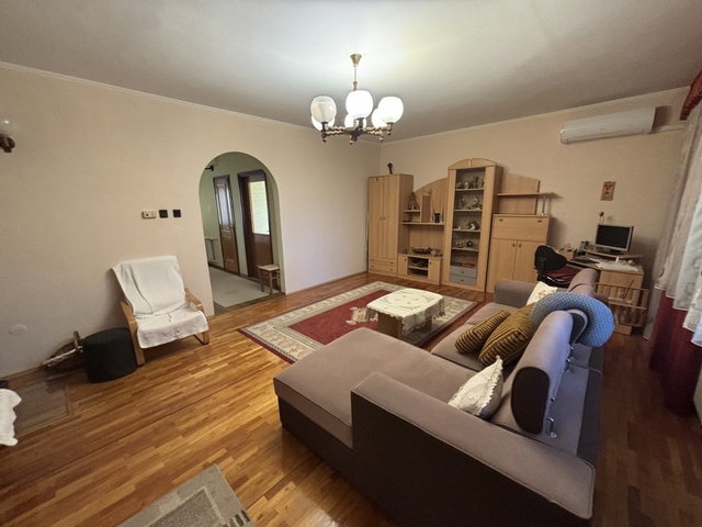Eladó családi ház, Polgáron 46 M Ft, 5 szobás