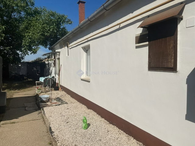 Eladó családi ház, Csávolyon 16.8 M Ft, 2+1 szobás