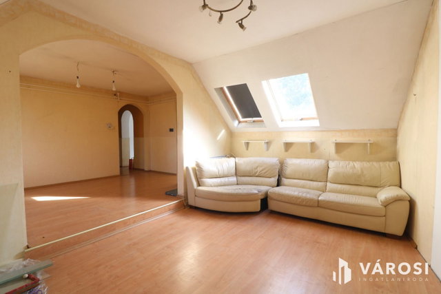 Eladó családi ház, Hódmezővásárhelyen 79.9 M Ft, 9 szobás