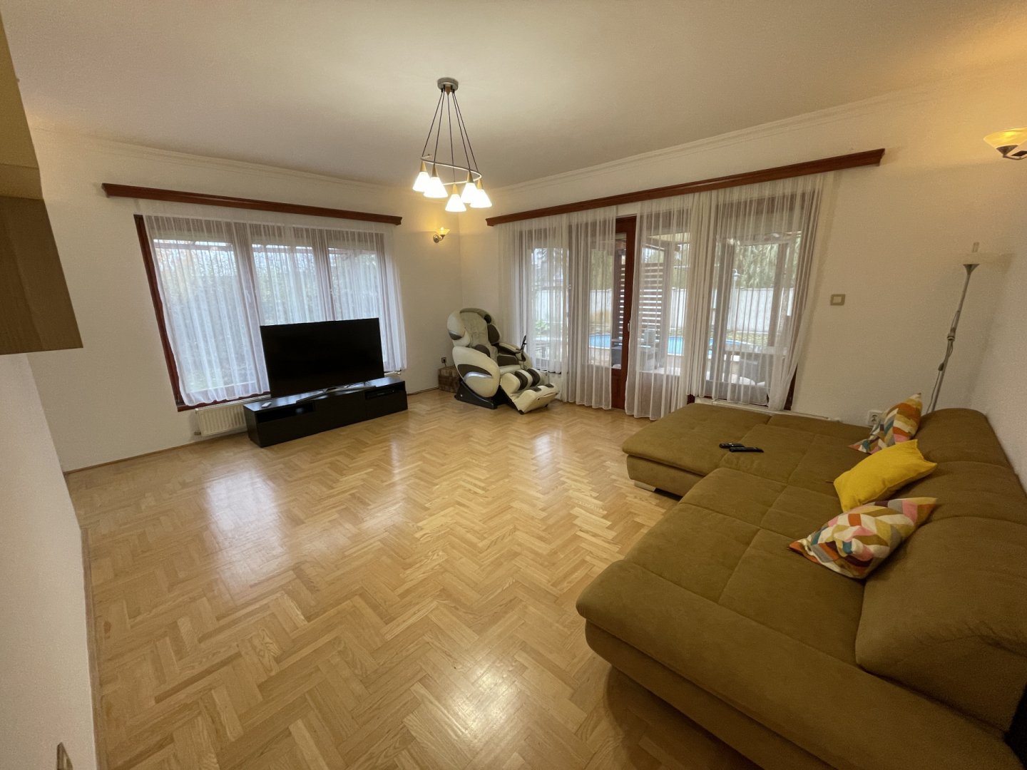 4 bed · 200m² · 159.900.000 ft